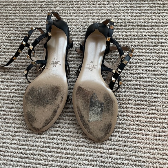 VALENTINO SANDALS WITH KITTEN HEEL - Picture 5 of 10